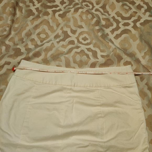 * Host Pick * The Limited Collection White Pencil Skirt, sz 2 - Picture 3 of 5